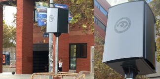 Nuevas cabinas de radar móvil instaladas en Valencia para controlar la velocidad