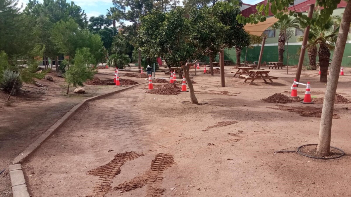 Bonrepòs i Mirambell planta arbolado para crear islas climáticas en jardines y parques