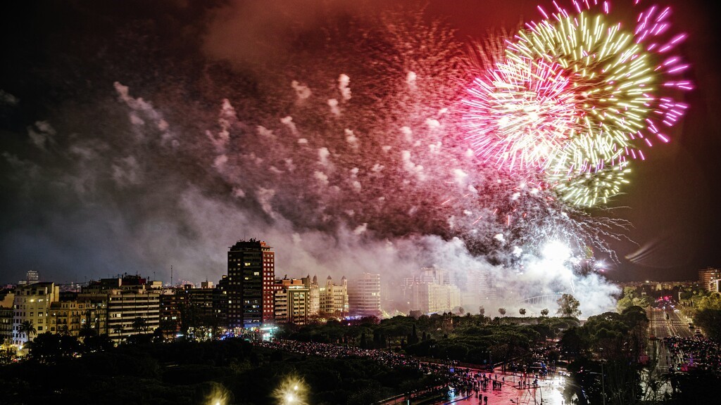 Espectacle de focs artificials a València durant el 9 d'Octubre
