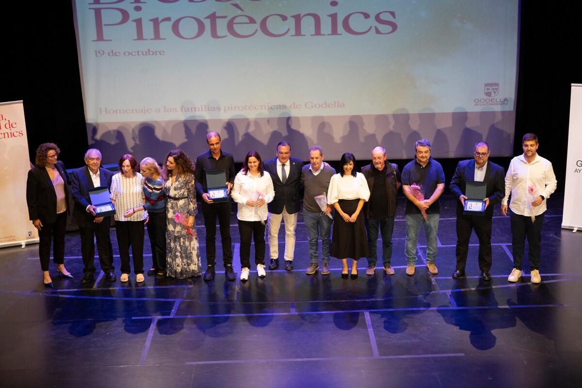 Homenaje pirotecnicos Godella