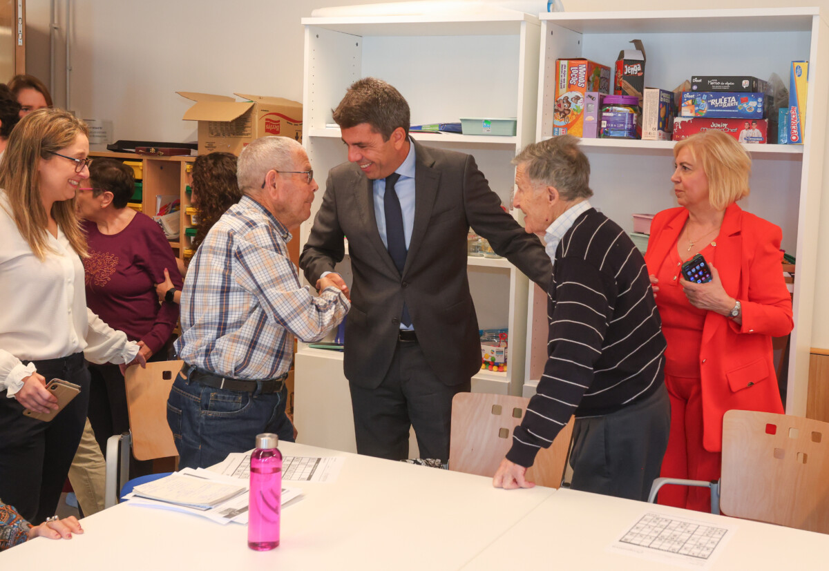 Mazón visita nuevo centro de mayores de Meliana