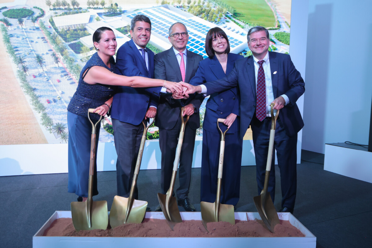 primera piedra empresa Moncada Edwards Lifesciences