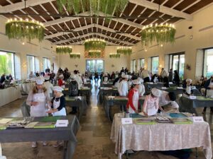 Niños participando en el concurso Xef Júnior en La Pobla de Farnals