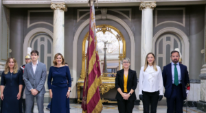 senyera-9-doctubre-salon-de-cristal