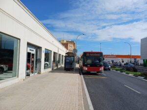 Autobús de la línea 26 en Alfara del Patriarca y Moncada