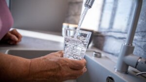 agua potable grifo