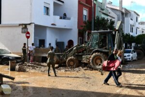 Militares del Ejército español trabajando en la zona 0 de la DANA