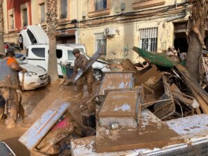 Ejercito y UME actúan ya en la DANA