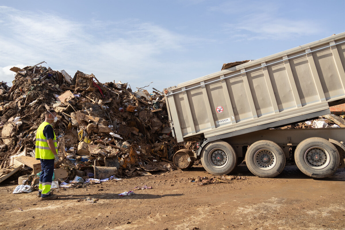 EMTRE descarga enseres DANA