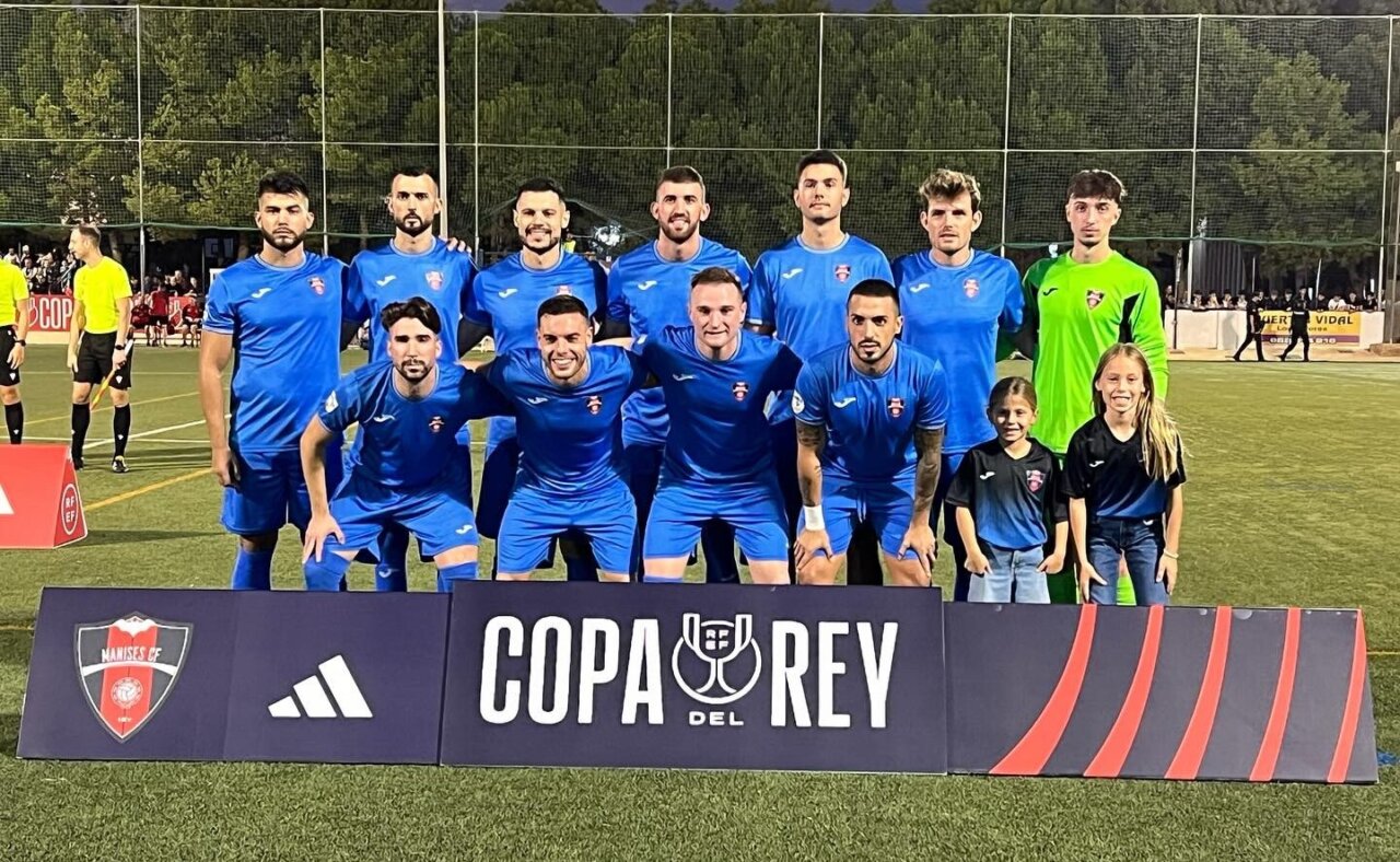 El Manises CF cae en la prórroga ante la UD Los Garres y se despide de la Copa del Rey