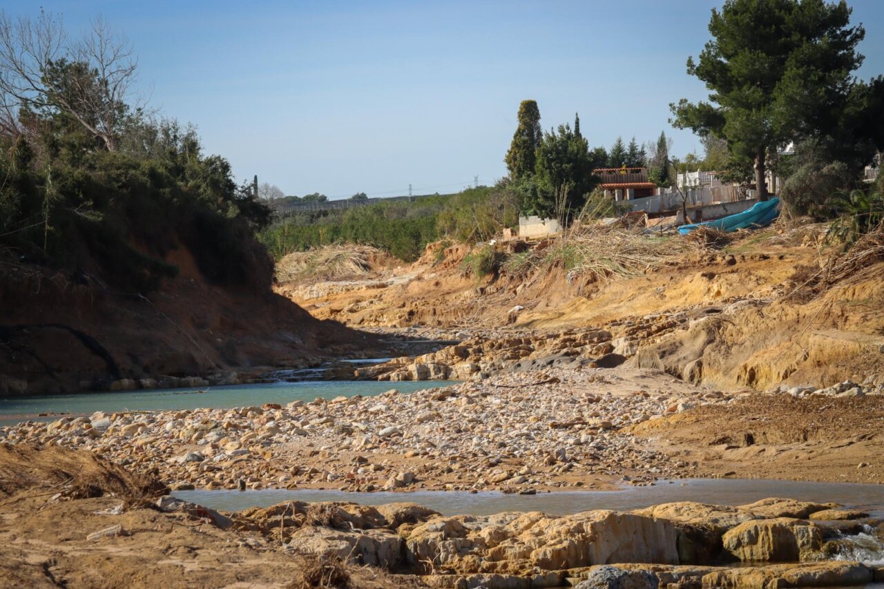 Torrent trabaja en la apertura de un paso sobre l'Horteta en el Clot de Bailón