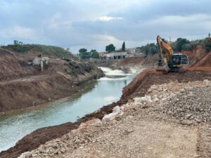 Obra de construcción del viaducto provisional en Torrent