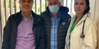 Visita del conseller de Salud al centro de salud de Picanya con personal médico