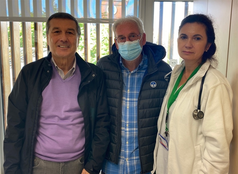 Visita del conseller de Salud al centro de salud de Picanya con personal médico