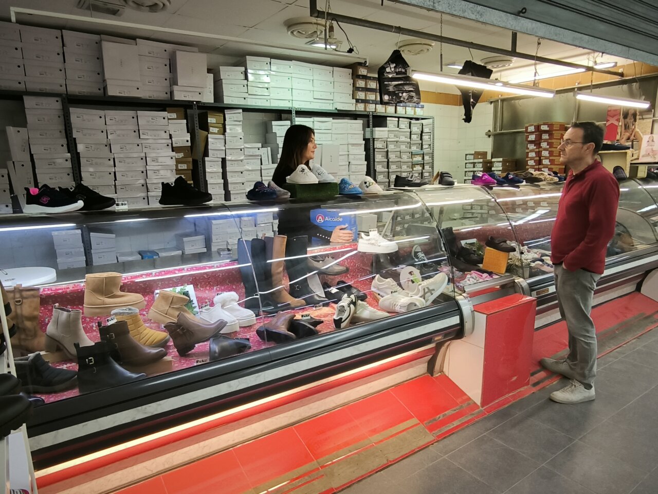 Benetússer ofrece gratis paradas de mercado vacías para los comercios más afectados por la dana