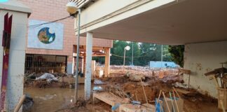 Vista de los daños en el IES Berenguer Dalmau tras la DANA