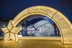 Iluminación navideña en la Ciutat de les Arts i les Ciències de Valencia