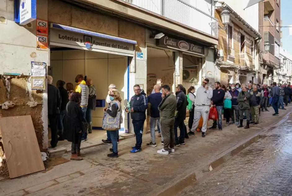 cola-administracion-zona-dana-loteria-navidad