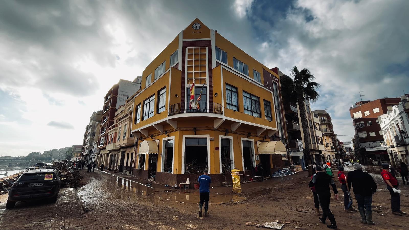 Edificio del Casino en Paiporta con daños tras inundaciones