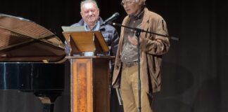 Acto de entrega de la Distinció Gutenberg a Joan Dolç en El Puig de Santa Maria