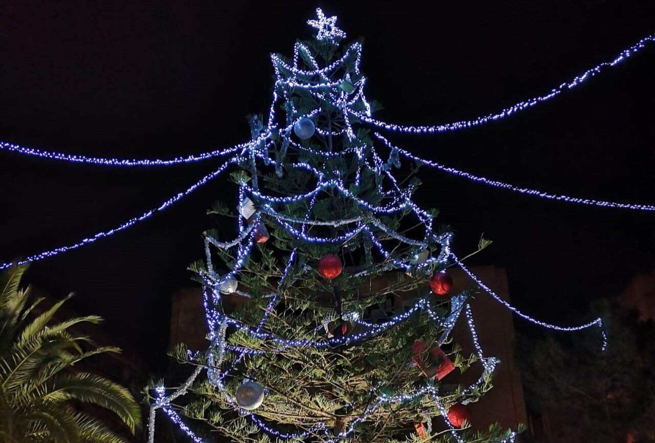Xirivella celebra la Fireta de Nadal los días 20 y 21 de diciembre en la plaza de Gerardo Garcés Xirivella árbol Navidad 2019