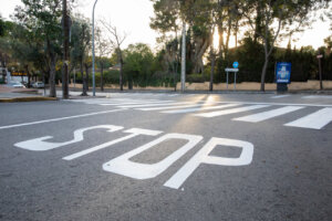 Paterna refuerza la seguridad vial y peatonal de la calle 29, el principal eje de La Canyada