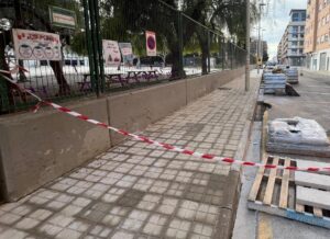 Obras de adaptación de aceras en el CEIP Jaume I de Foios