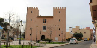 Vista del Ajuntament de Albalat dels Sorells en un día nublado