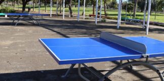 Taules de ping-pong renovades en un parque de Alaquàs