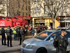 Un muerto y un herido por derrumbe de una escalera en un garaje en Benetússer