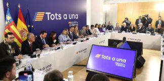 Reunión del presidente del Gobierno con alcaldes afectados por la DANA