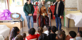 Más de 100 niños y niñas de Mislata disfrutan de la Escuela de Navidad con comedor gratuito