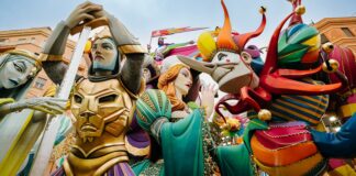Monumentos falleros en las Fallas de Valencia 2025
