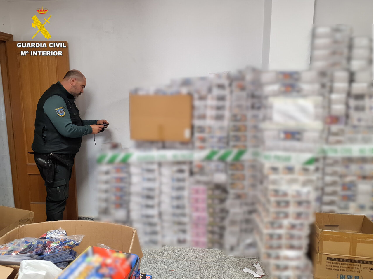 Manises juguetes falsificados operación Guardia Civil