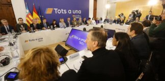 reunion alcaldes afectados por la DANA con Pedro Sánchez