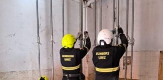 bomberos apuntalan edificio Albal