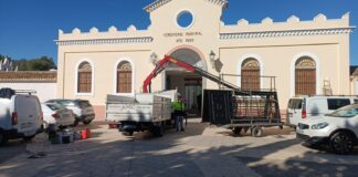 Restauración de la puerta histórica del cementerio de Catarroja