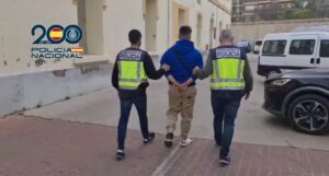Detención de dos jóvenes en Mislata por agresiones a aficionados del Vila-real CF