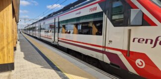 foto familia nueva estacion tren Albal