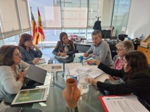 Reunión sobre la contaminación de las séquies en Alboraya con varios participantes