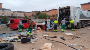Paterna recoge más de 4 toneladas de enseres en La Coma