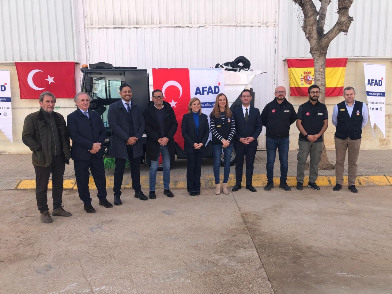 El Gobierno turco dona dos máquinas barredoras a la Mancomunitat de l’Horta Sud