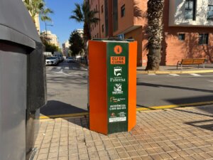 Uno de los puntos de recogida de aceite doméstico en Paterna