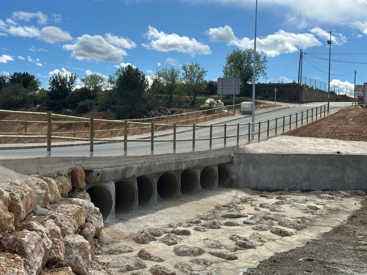 acceso a la Urbanización El Pantano de Torrent tras la DANA