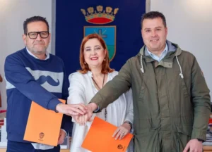 El Valencia y la Fundació VCF reconstruirán el campo del Polideportivo Municipal de Sedaví