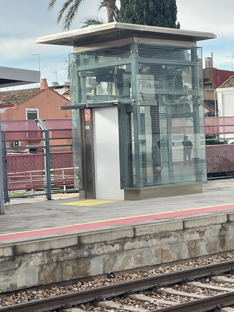ascensor-renfe-cercanias-catarroja