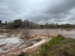 Cerrado el Camí del Pla de Foios en Moncada por el aumento del caudal del Carraixet
