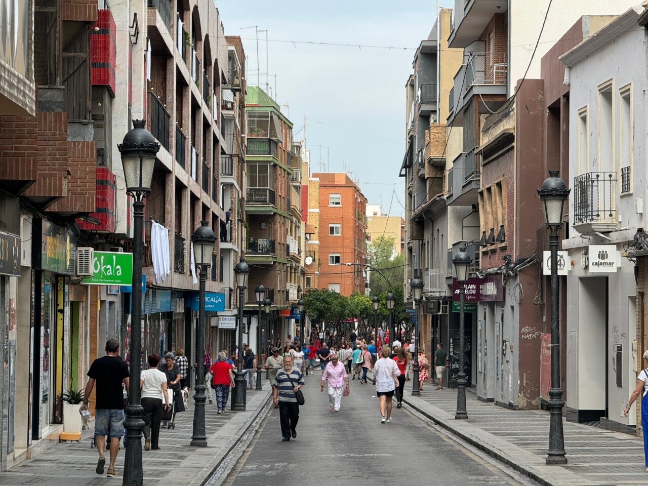 imagen-de-la-calle-mayor-principal-arteria-comercial-de-paterna