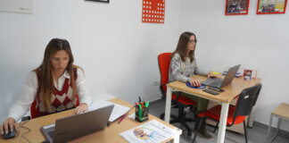 Manises incorpora una psicóloga y una trabajadora social