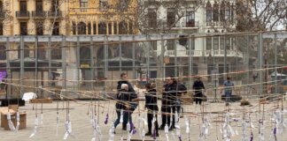 Montaje de la mascleta de Valencia